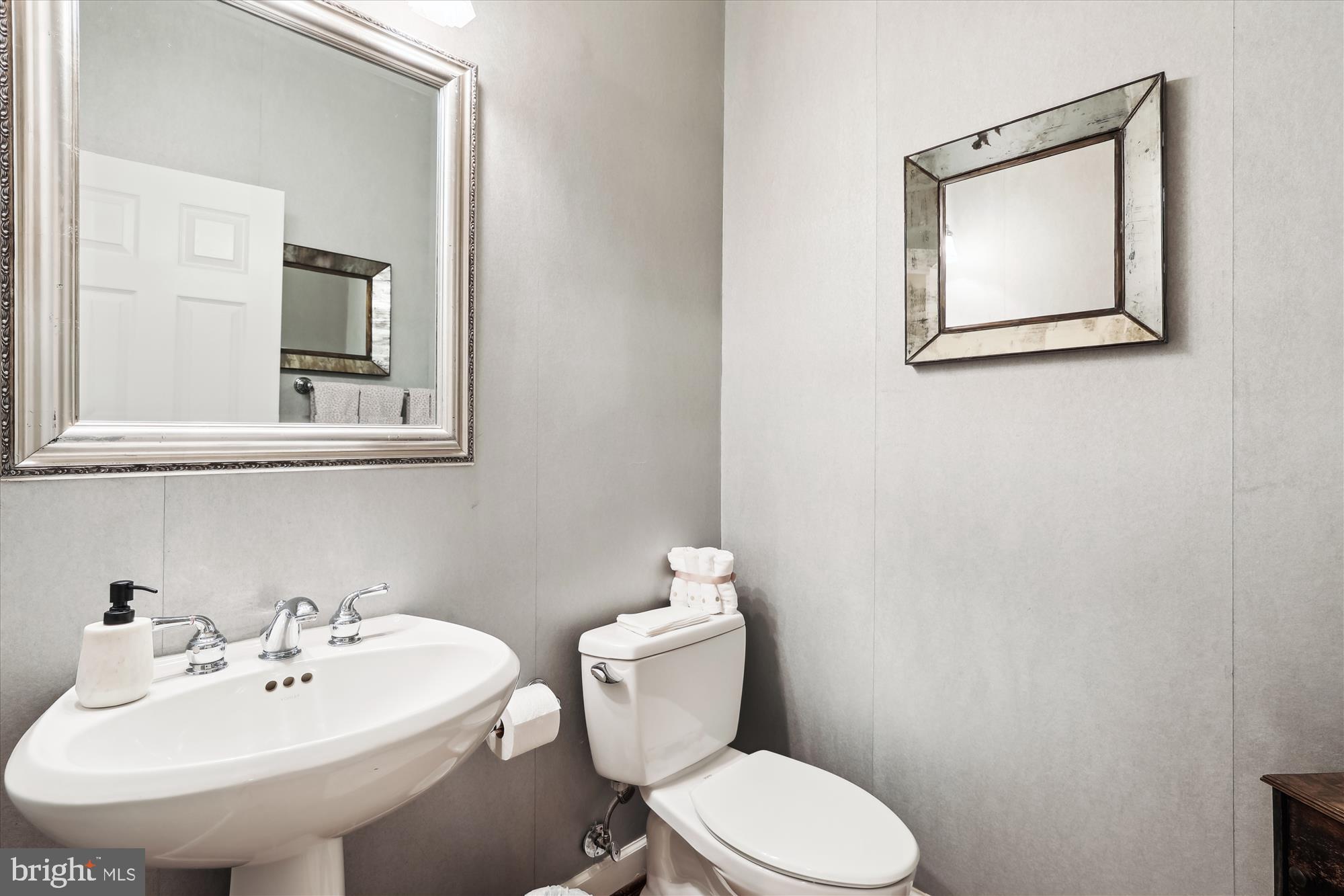 BROYHILL FOREST - Residential