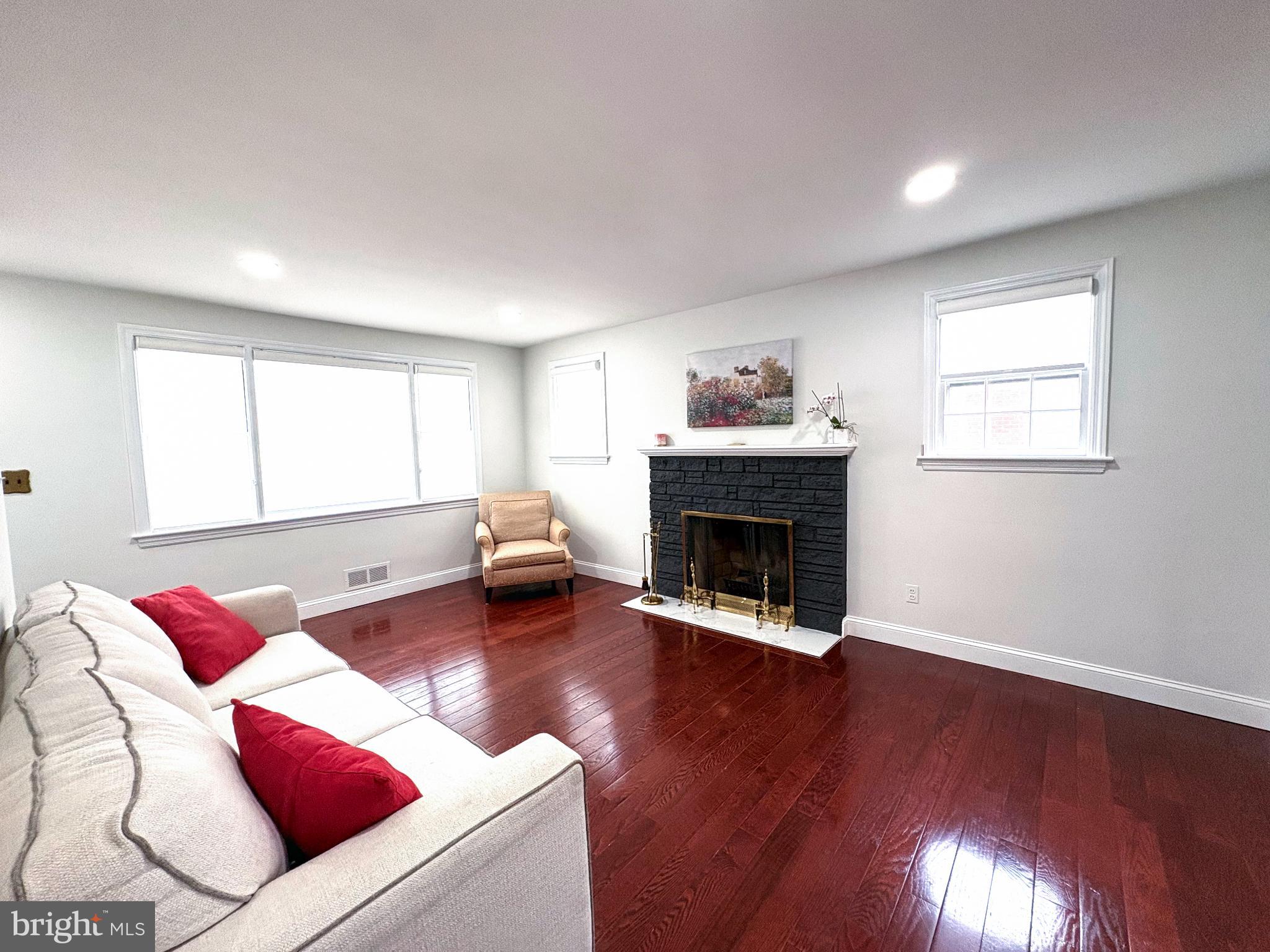 BROADVIEW - Residential