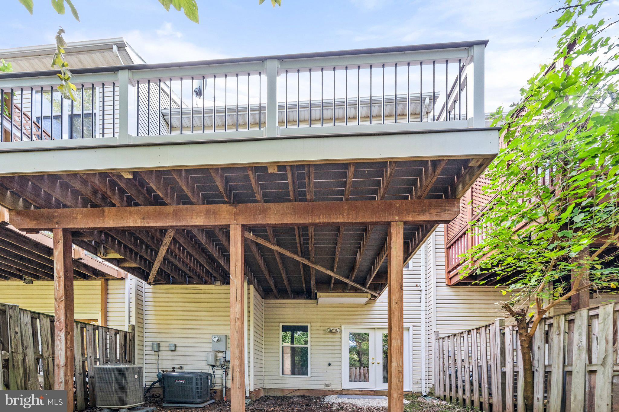 FARMWELL HUNT - Residential