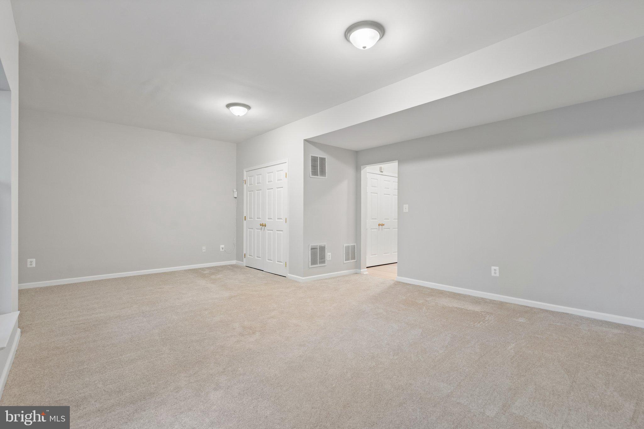 FARMWELL HUNT - Residential