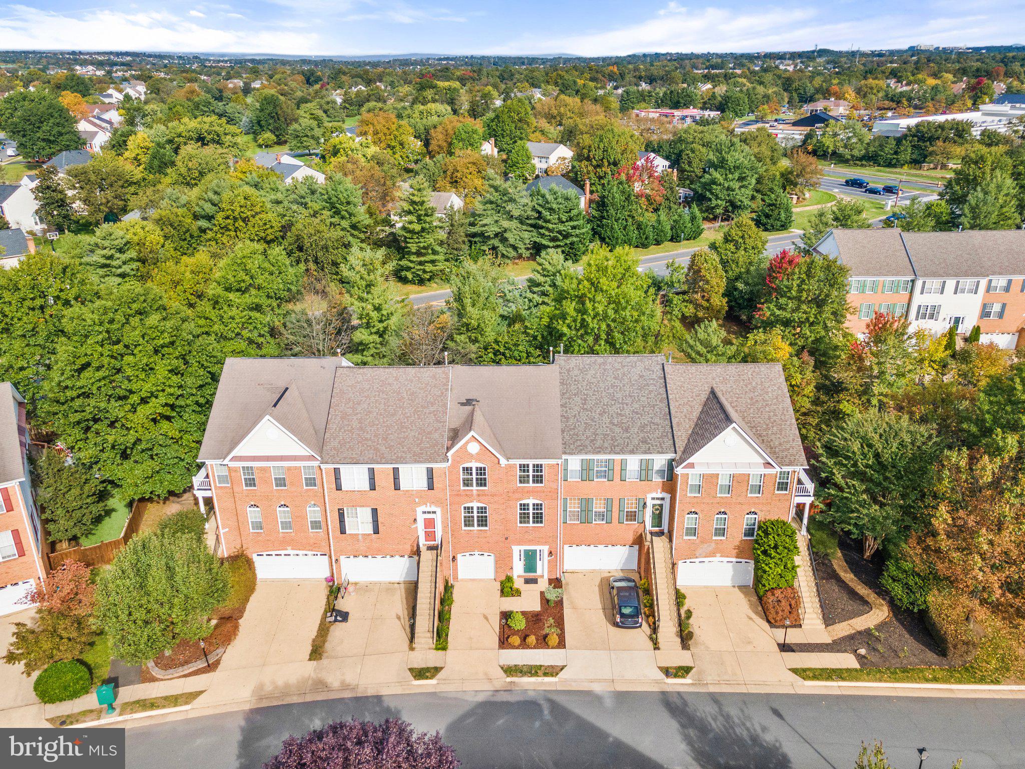 FARMWELL HUNT - Residential