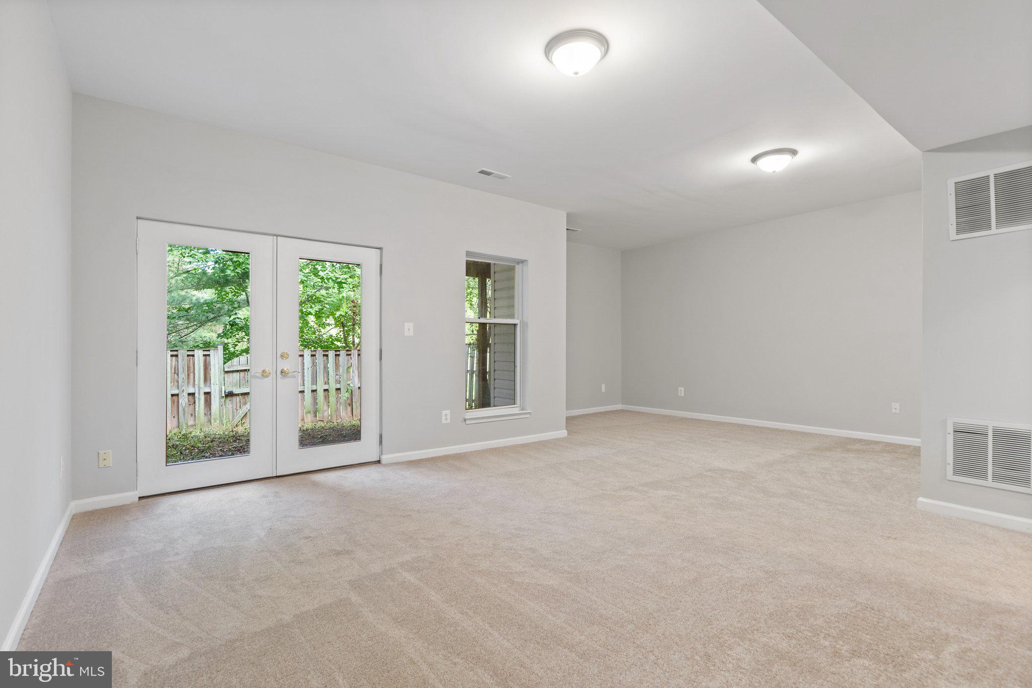 FARMWELL HUNT - Residential