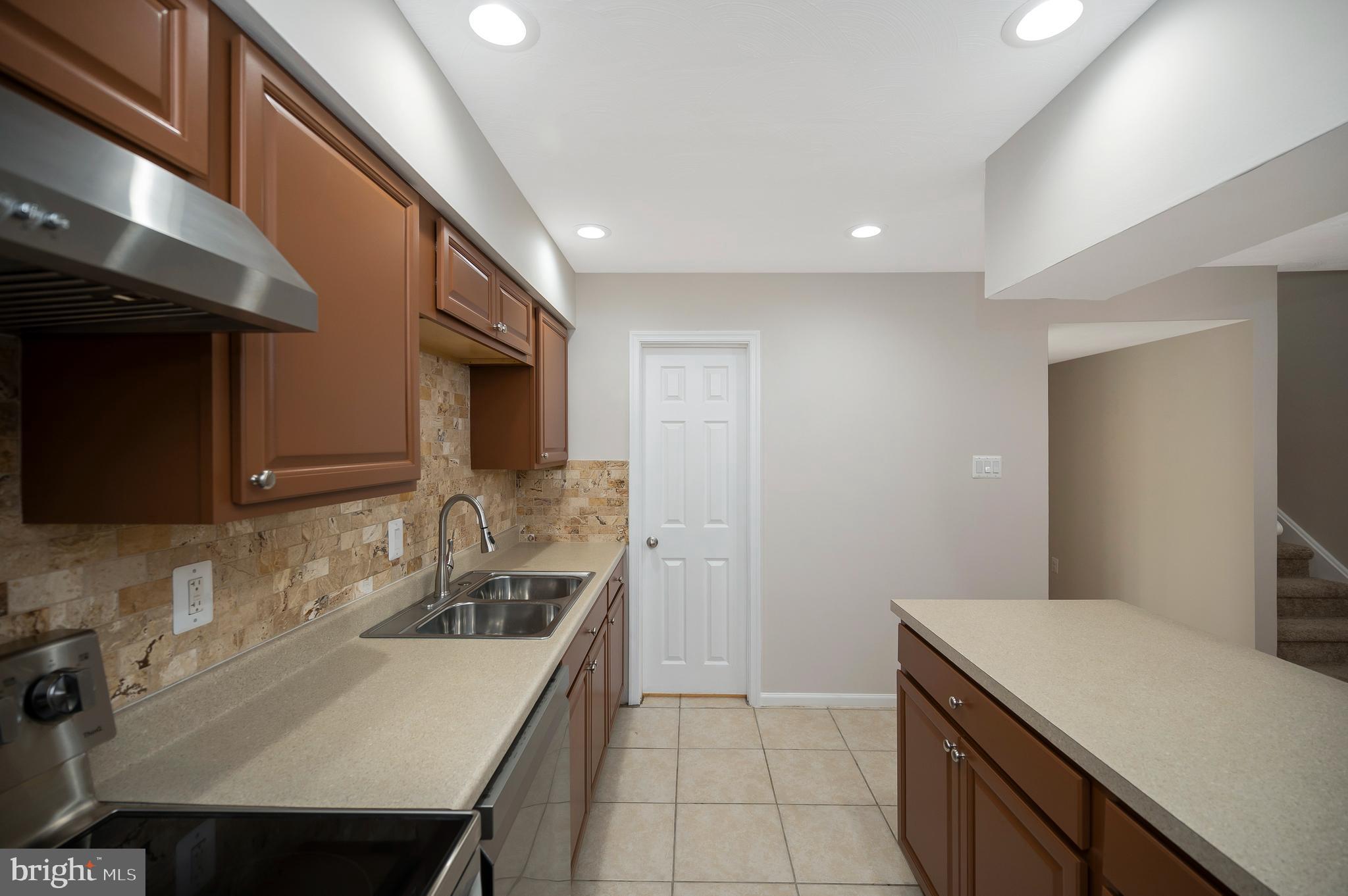 DALE CITY - Residential