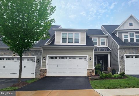 Photo of 23695 Cypress Glen Square, ASHBURN, VA 20148 (MLS # VALO2126446)