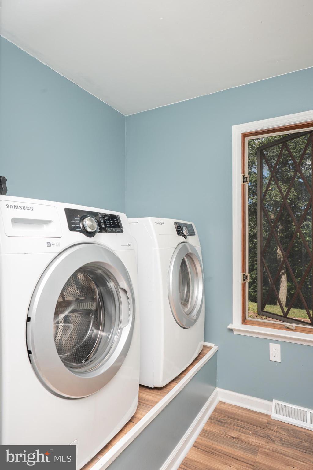 ANGELICA WOODS - Residential