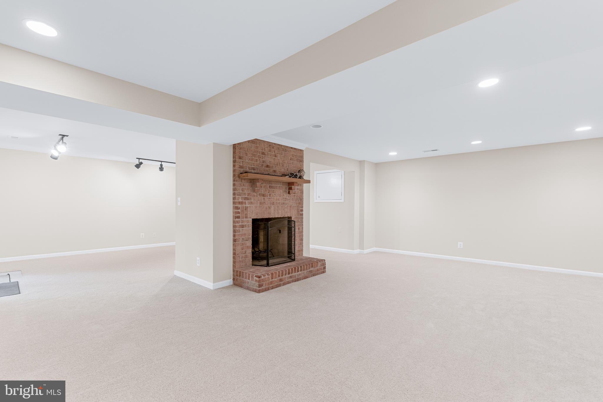 PLAINFIELD ORCHARDS - Residential