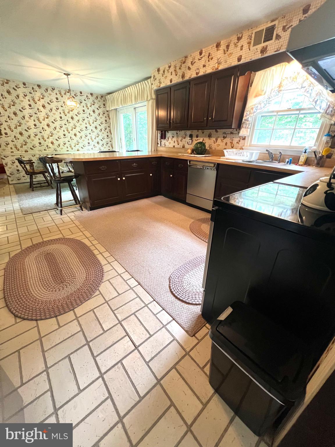 KNOLLAND - Residential