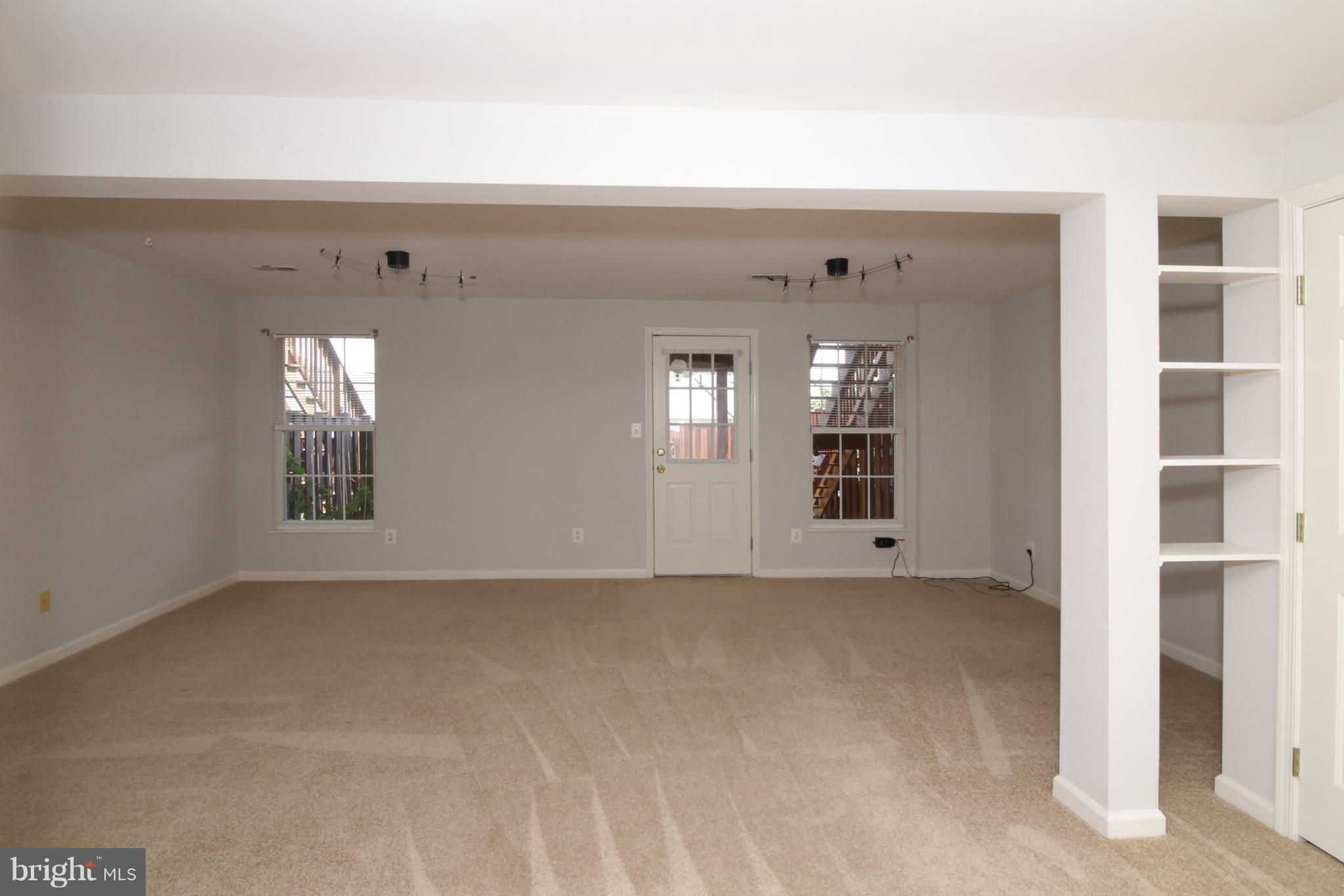 RIVER OAKS - Residential