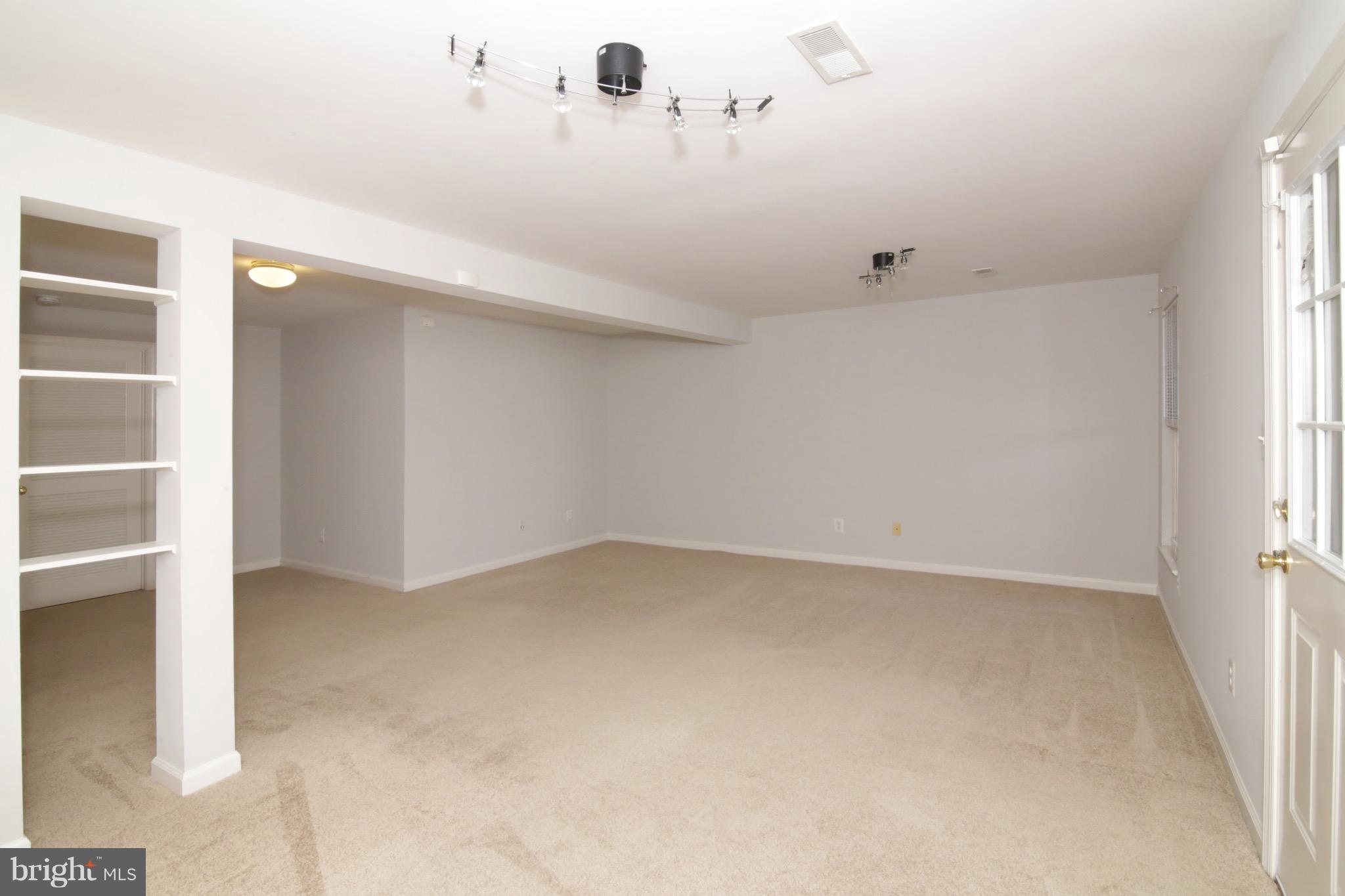 RIVER OAKS - Residential