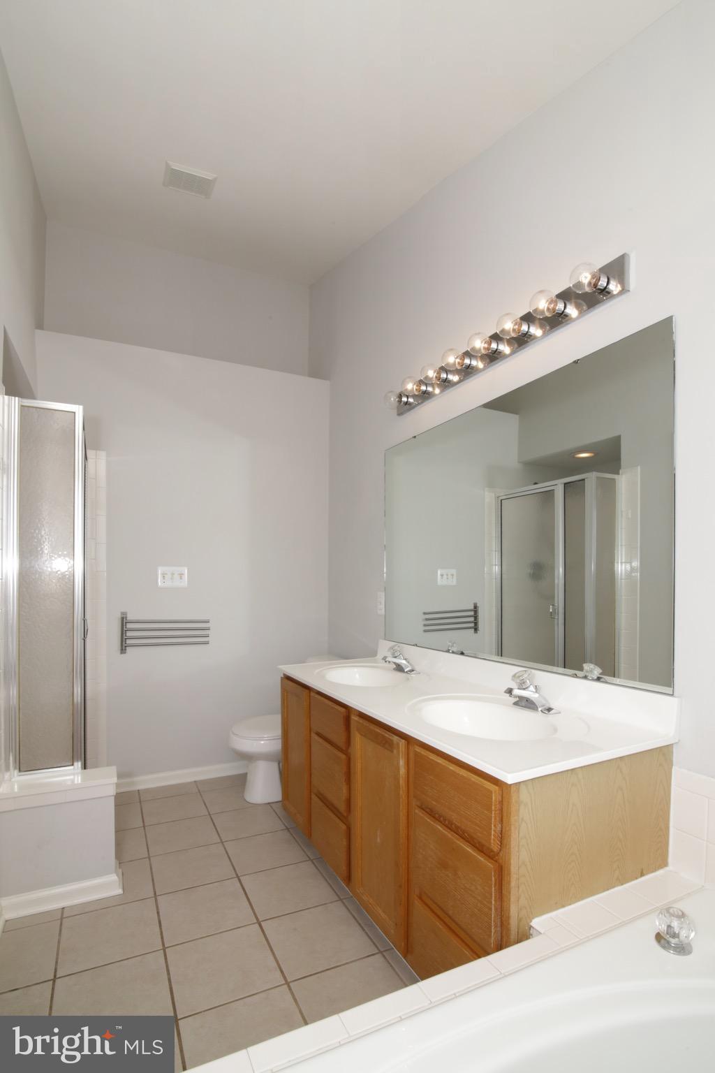 RIVER OAKS - Residential