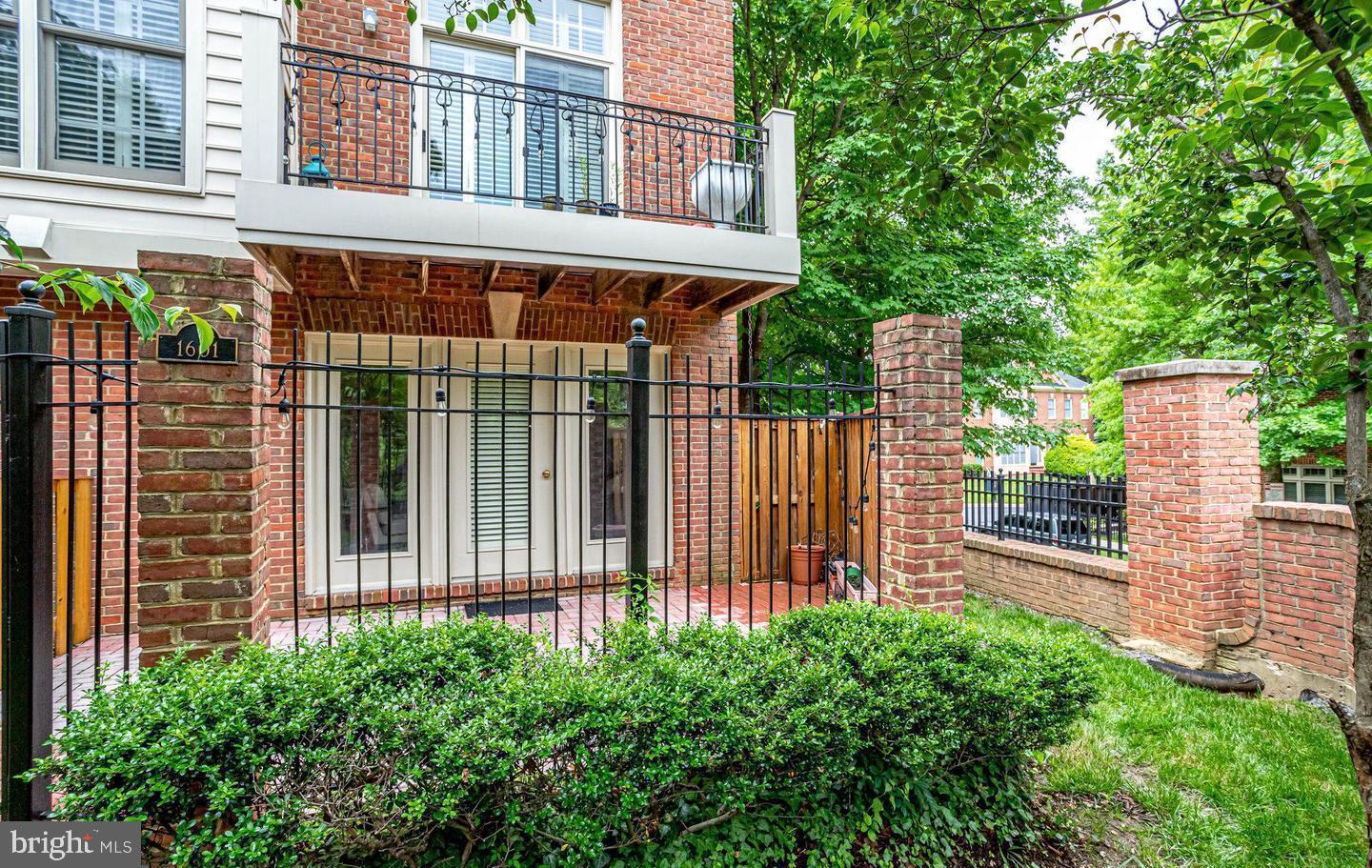 HUNTING RIDGE - Residential Lease