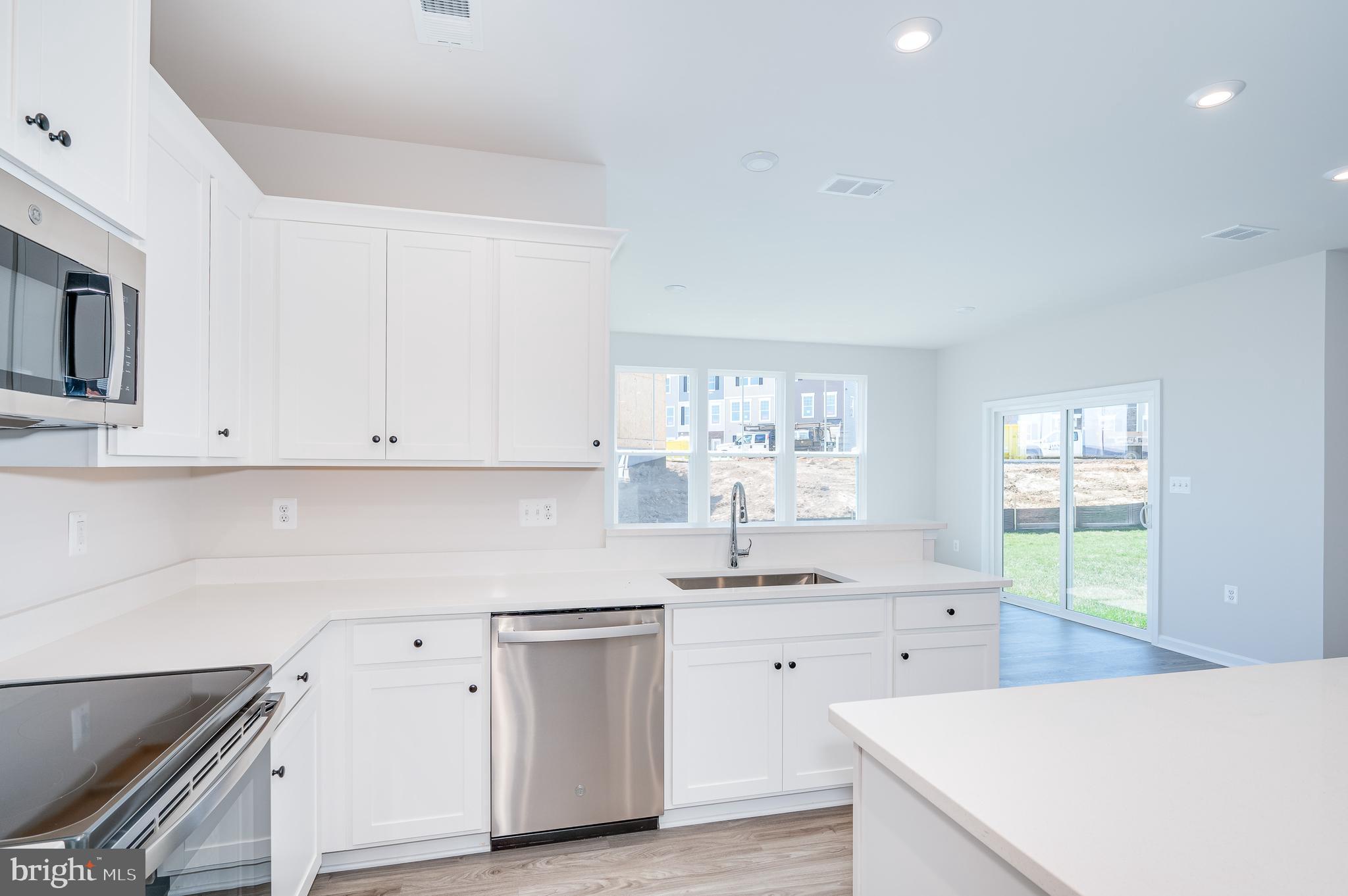 PRESIDENTS POINTE - Residential Lease