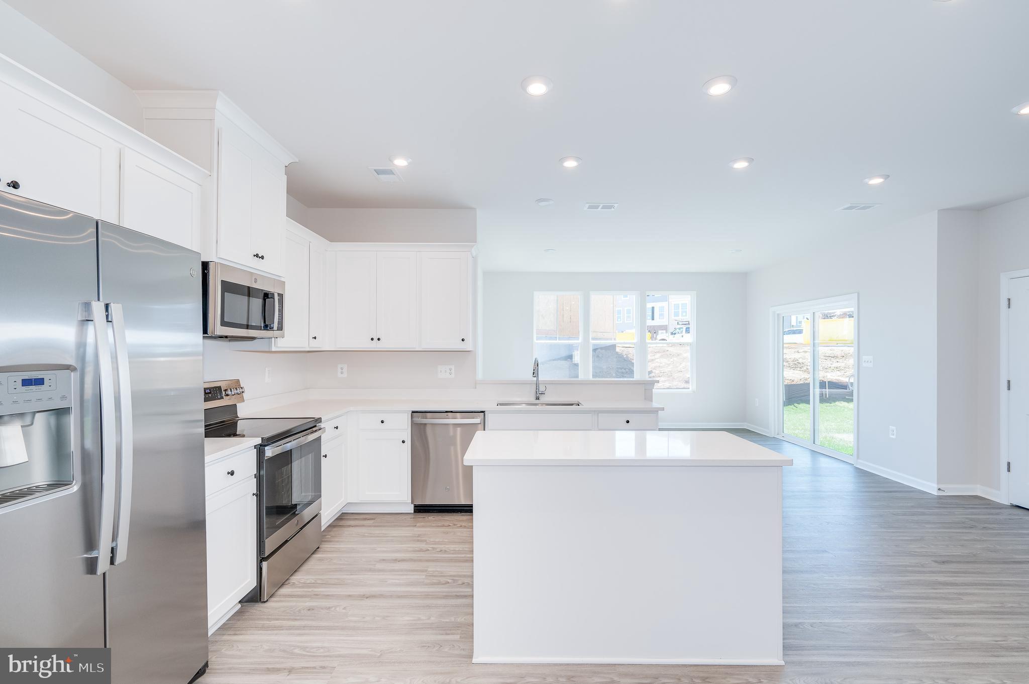 PRESIDENTS POINTE - Residential Lease