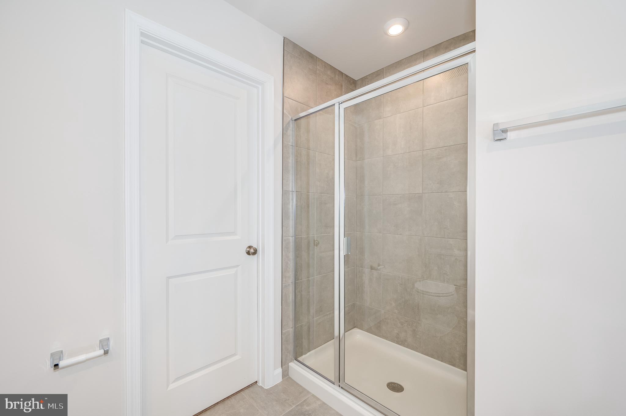 PRESIDENTS POINTE - Residential Lease