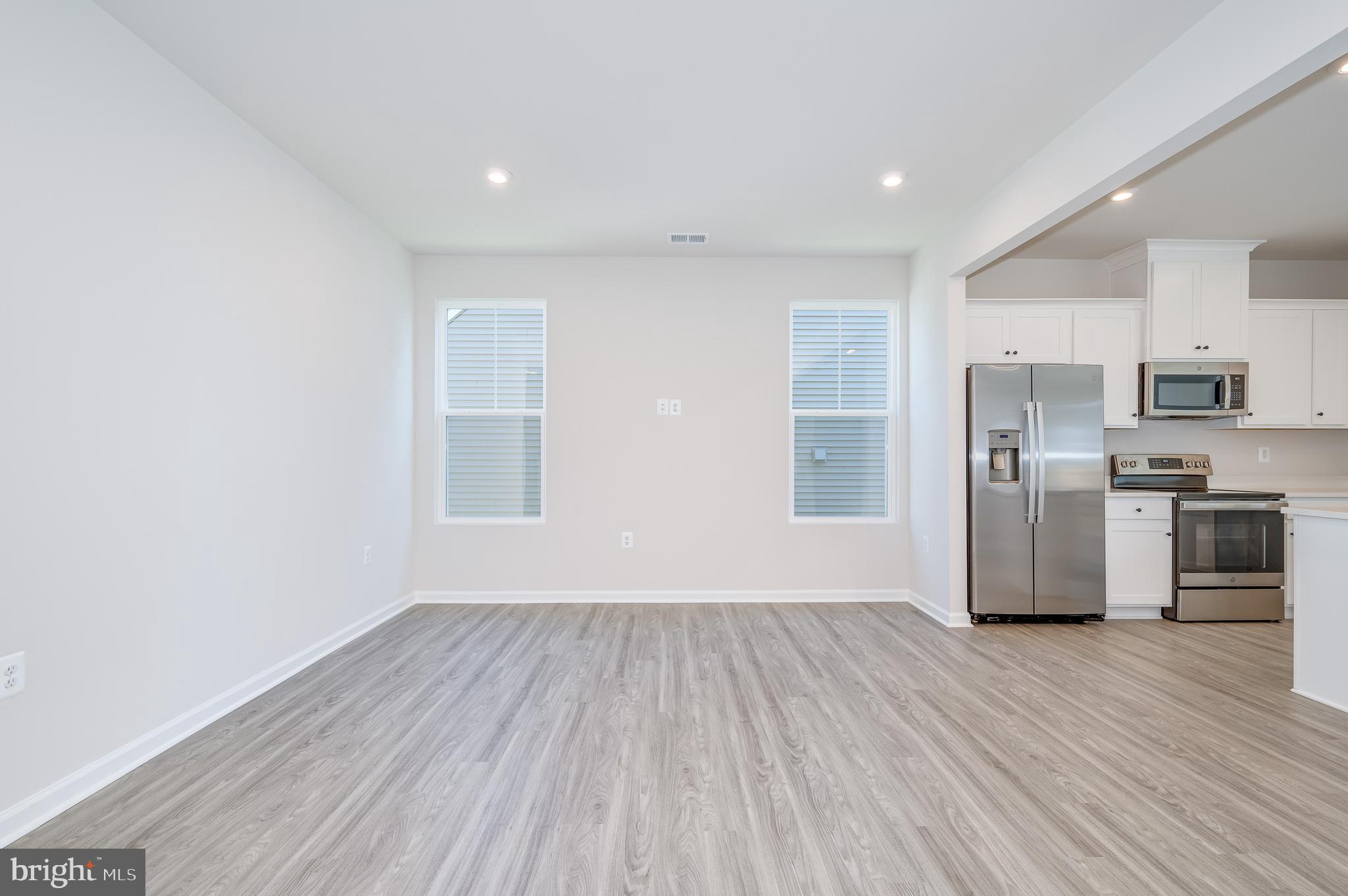 PRESIDENTS POINTE - Residential Lease