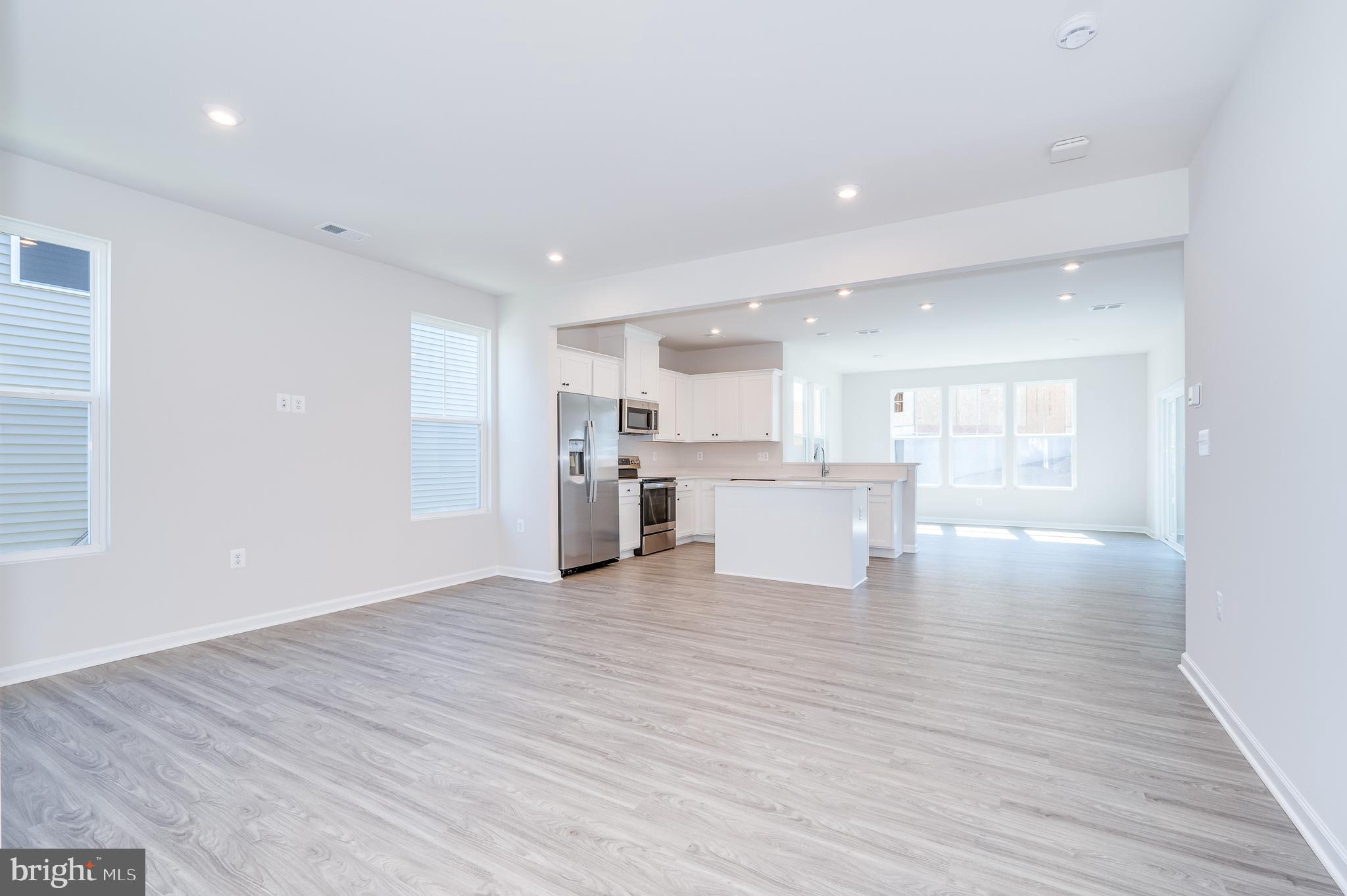 PRESIDENTS POINTE - Residential Lease