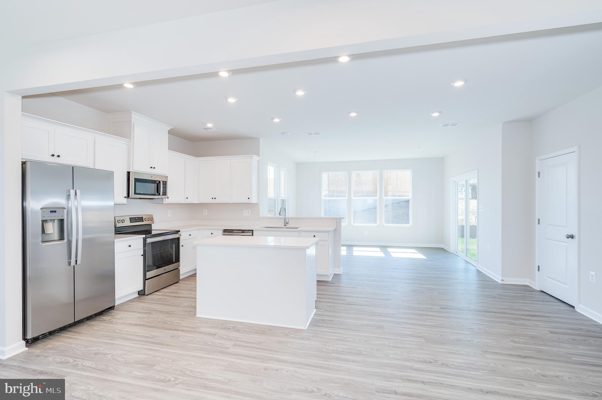 PRESIDENTS POINTE - Residential Lease