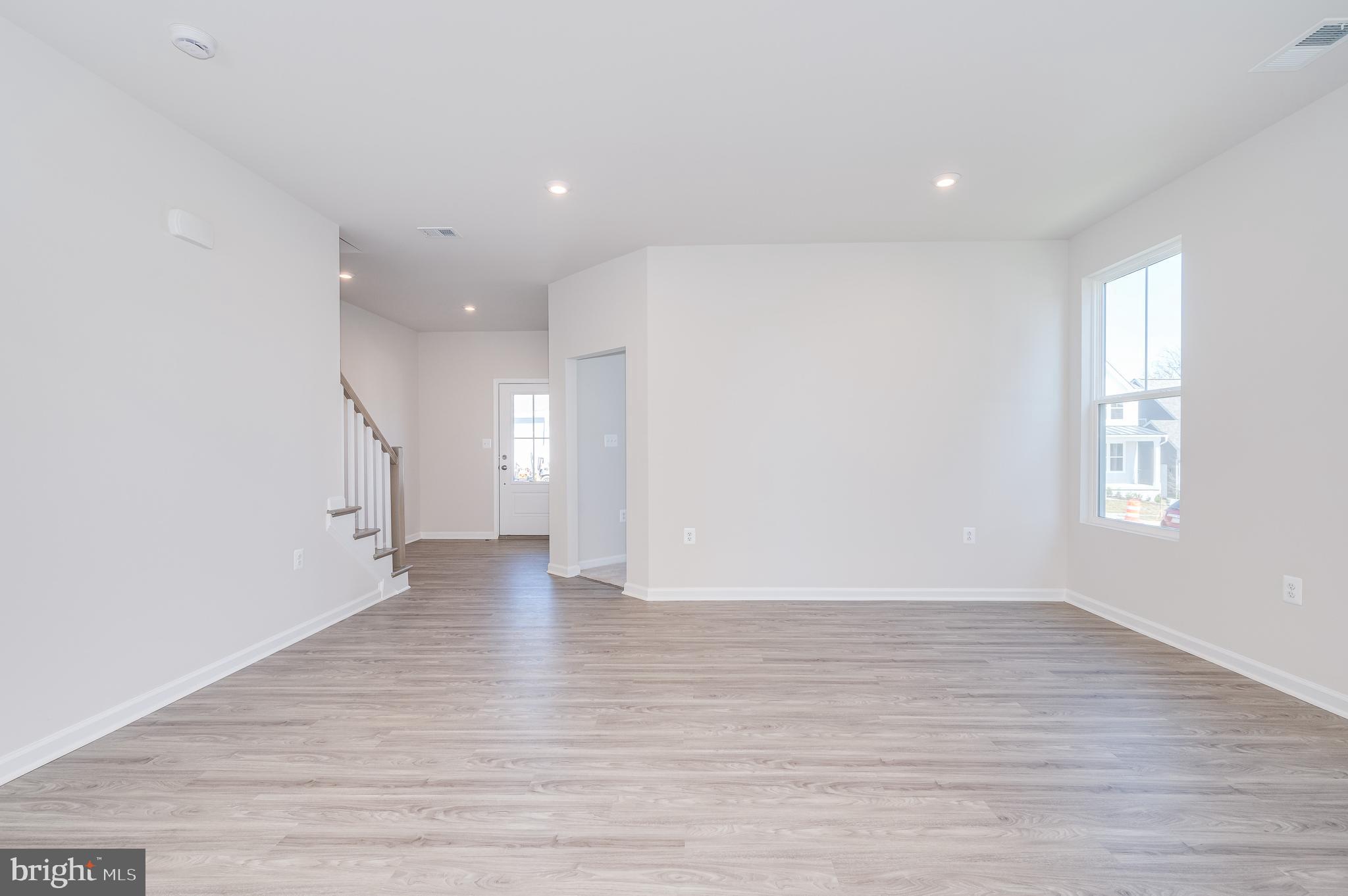 PRESIDENTS POINTE - Residential Lease