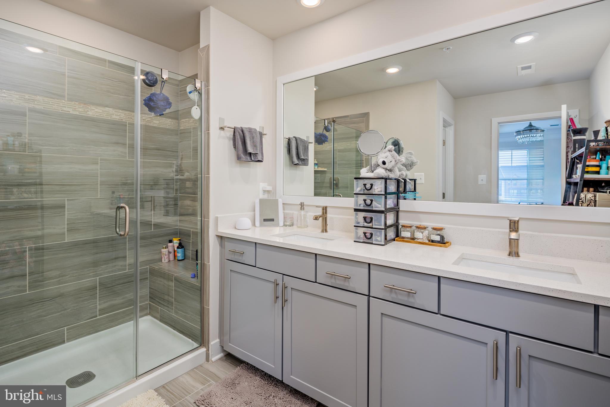 TANYARD SHORES - Residential Lease