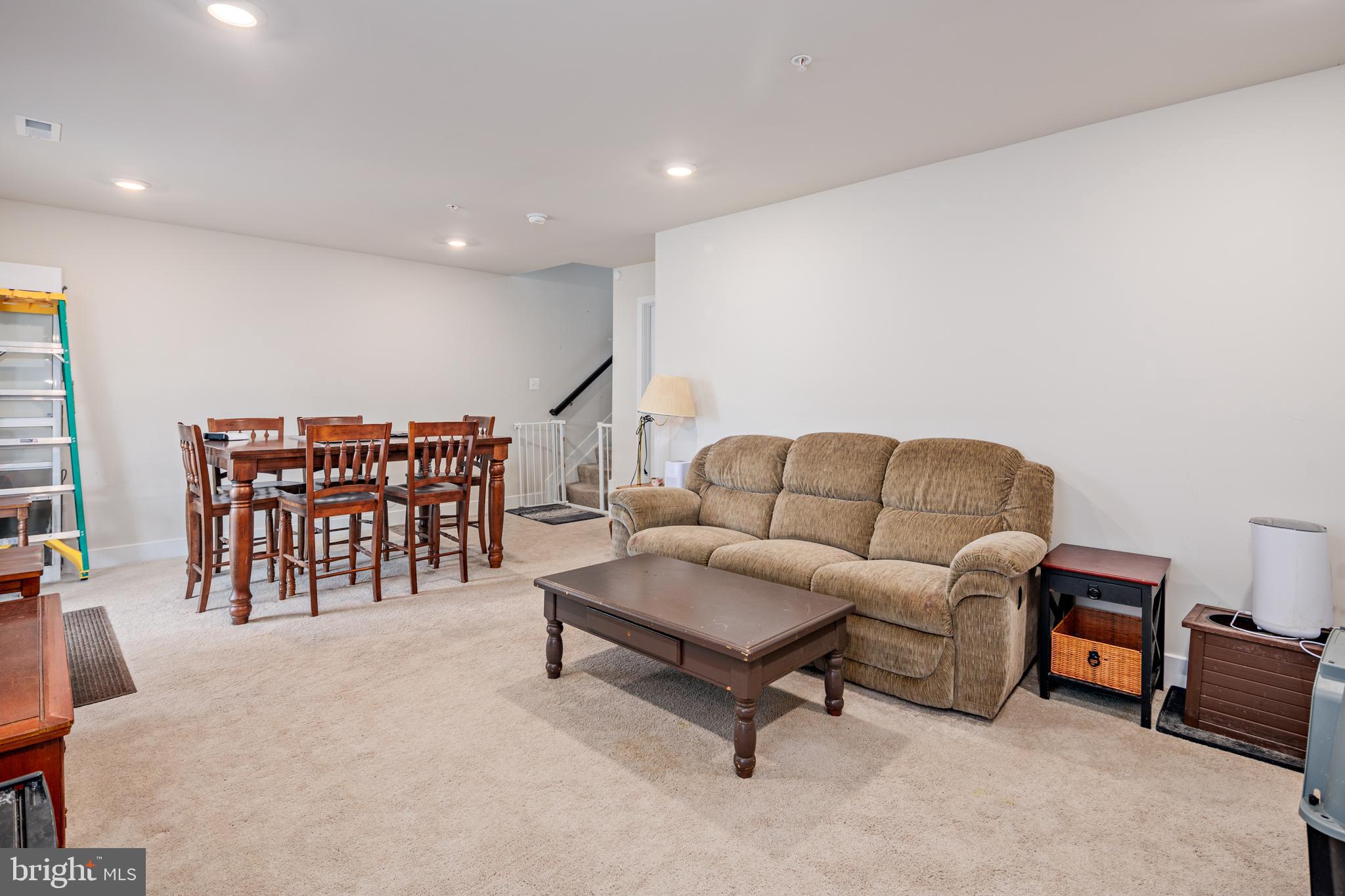 TANYARD SHORES - Residential Lease