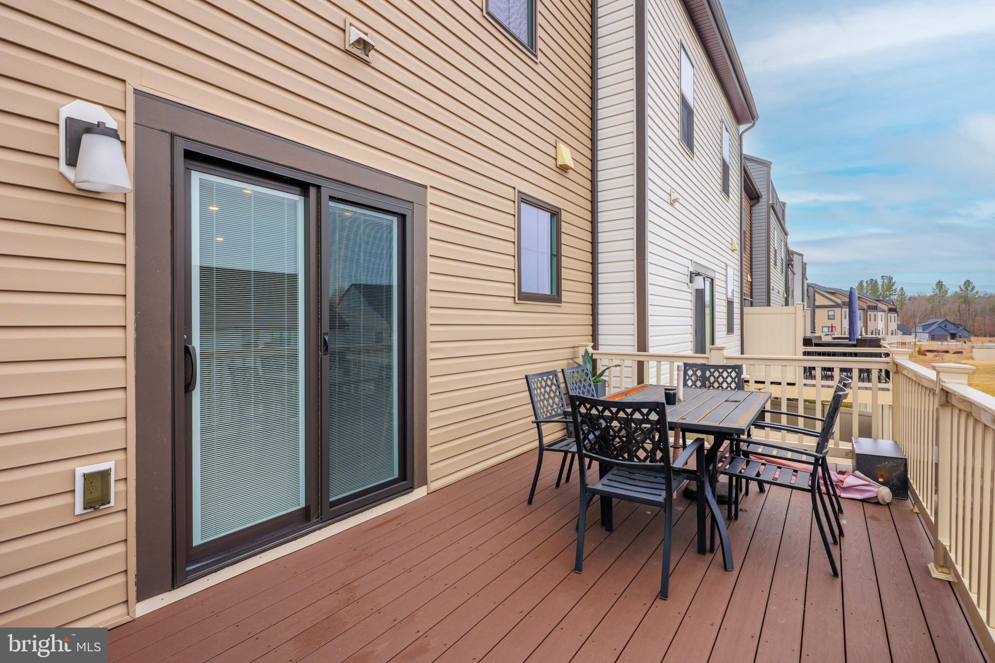 TANYARD SHORES - Residential Lease