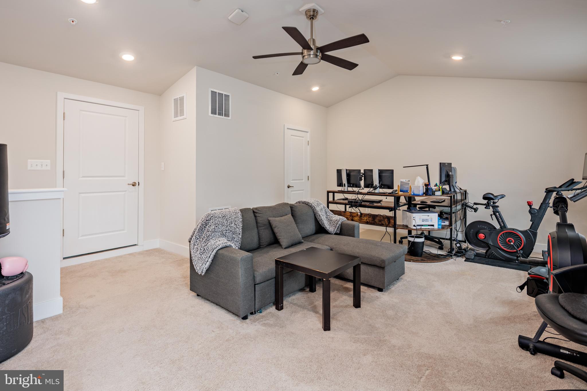 TANYARD SHORES - Residential Lease