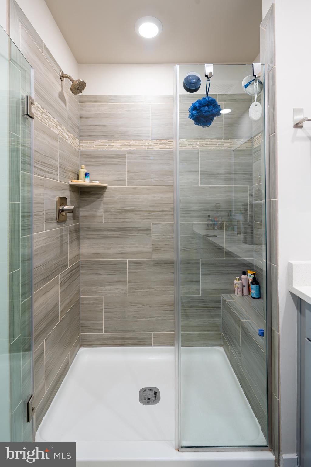 TANYARD SHORES - Residential Lease