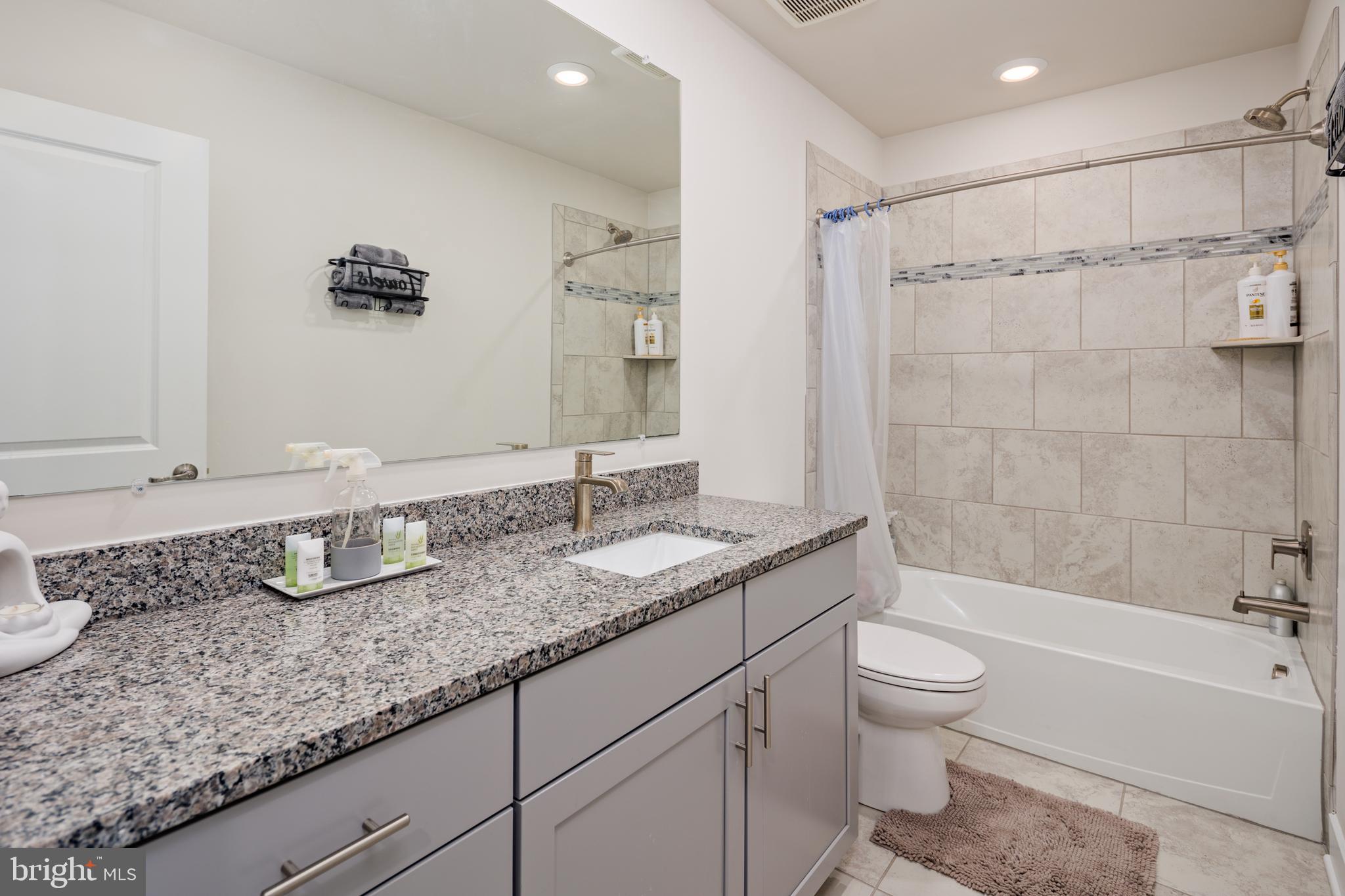 TANYARD SHORES - Residential Lease