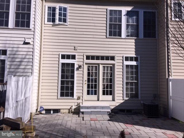 VILLAGES OF DORCHESTER - Residential Lease