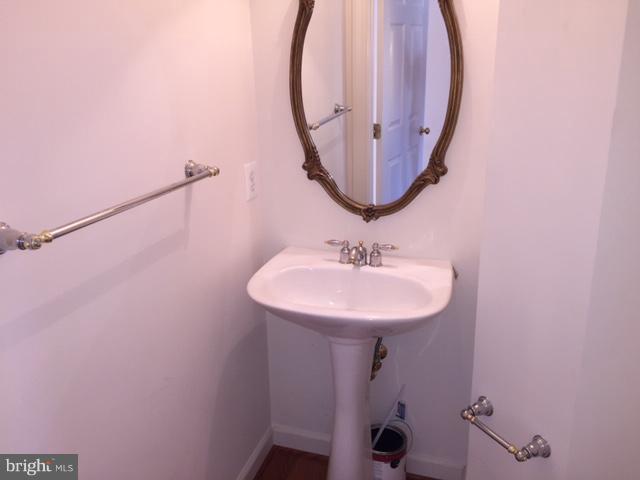 VILLAGES OF DORCHESTER - Residential Lease