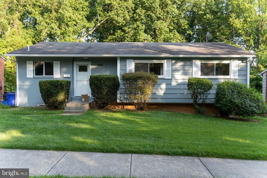 Note: This rental is for upstairs level only, Renovated upstairs 3 bedrooms, 2 baths in a renovated detached home on a quiet street with spacious backyard. Separate rental in basement. Available immediately.