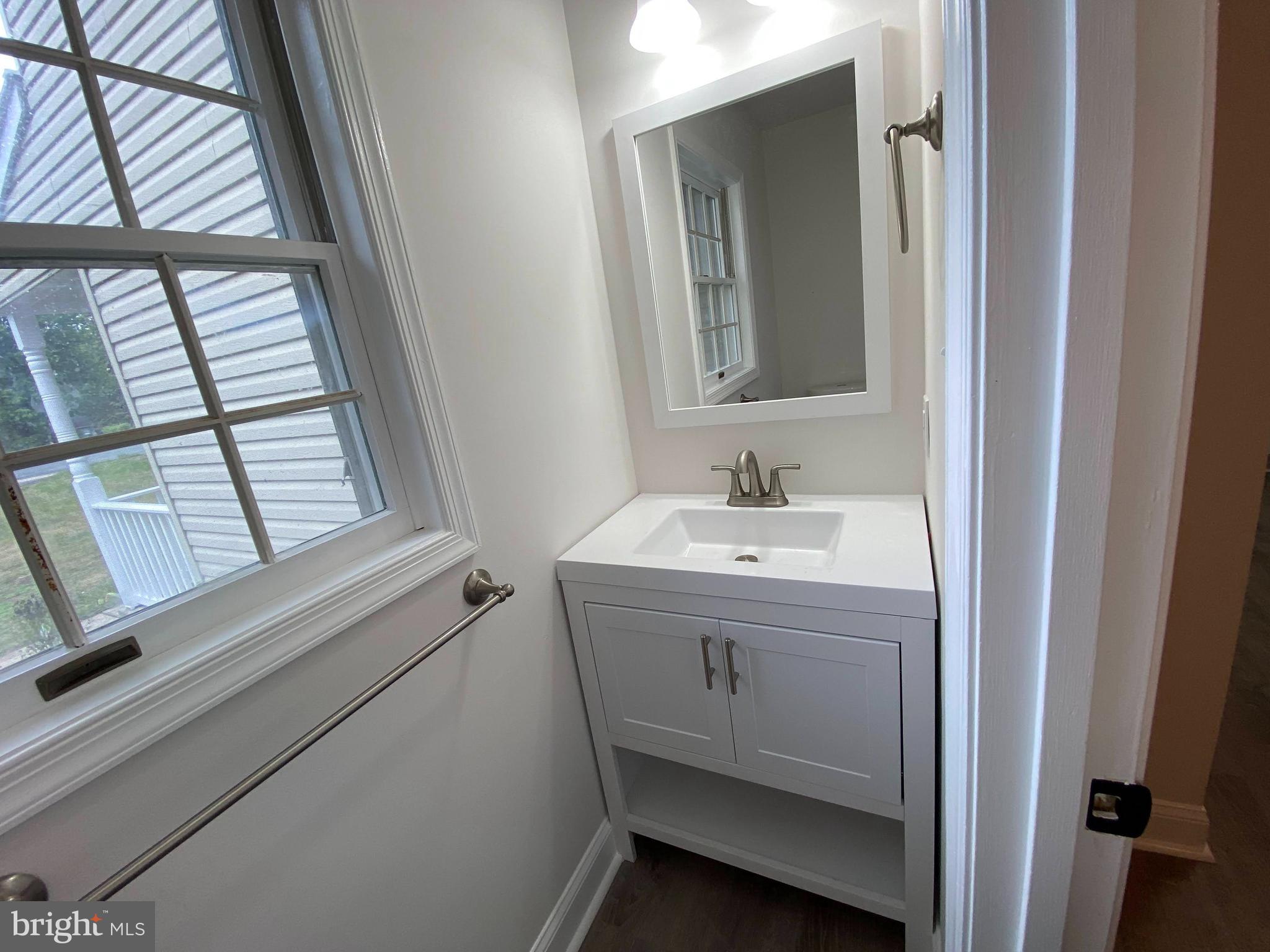 HAMPSHIRE - Residential