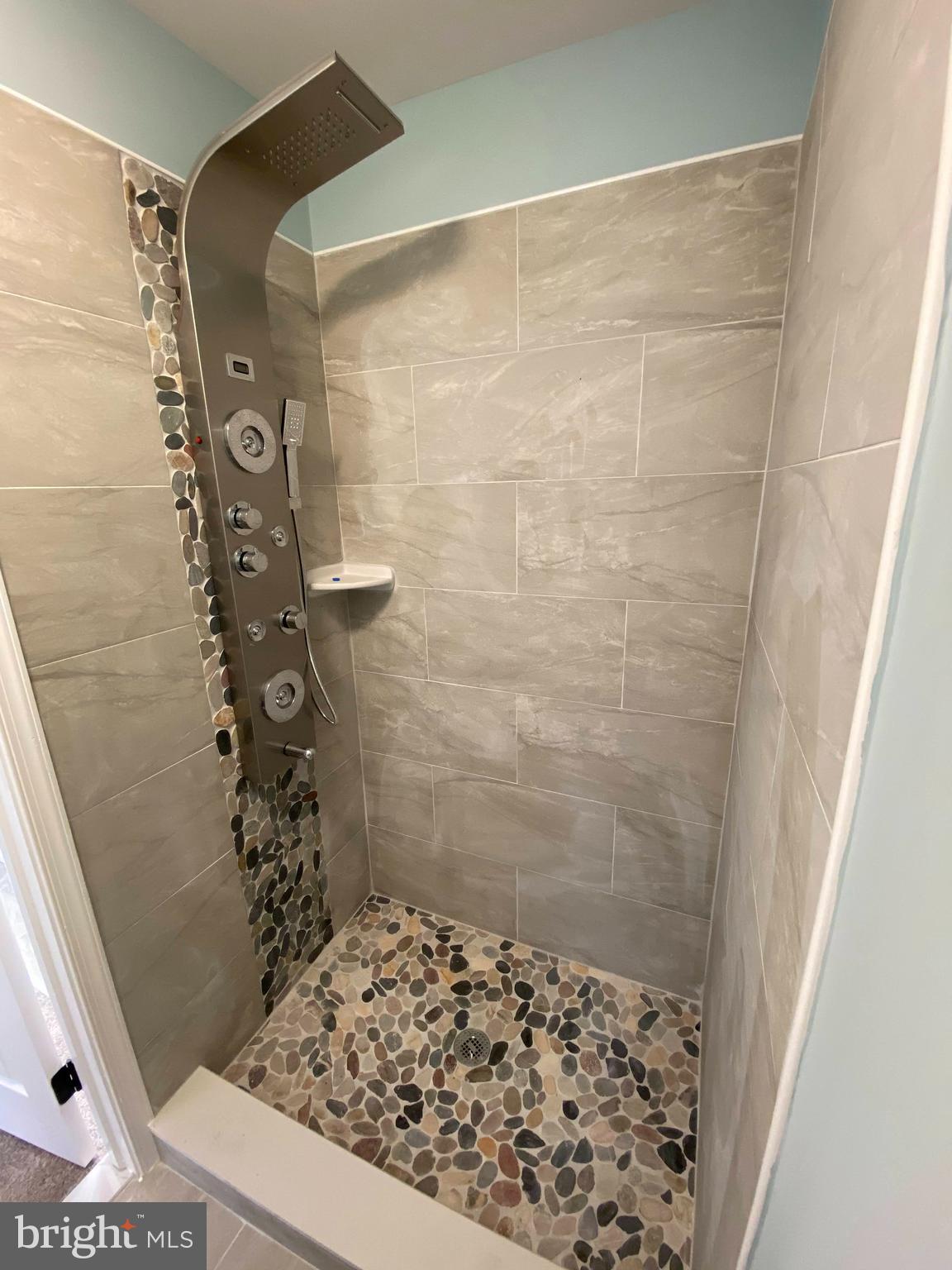 HAMPSHIRE - Residential