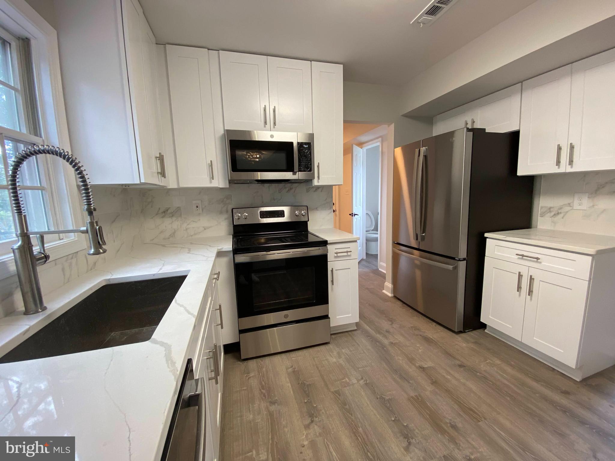 HAMPSHIRE - Residential