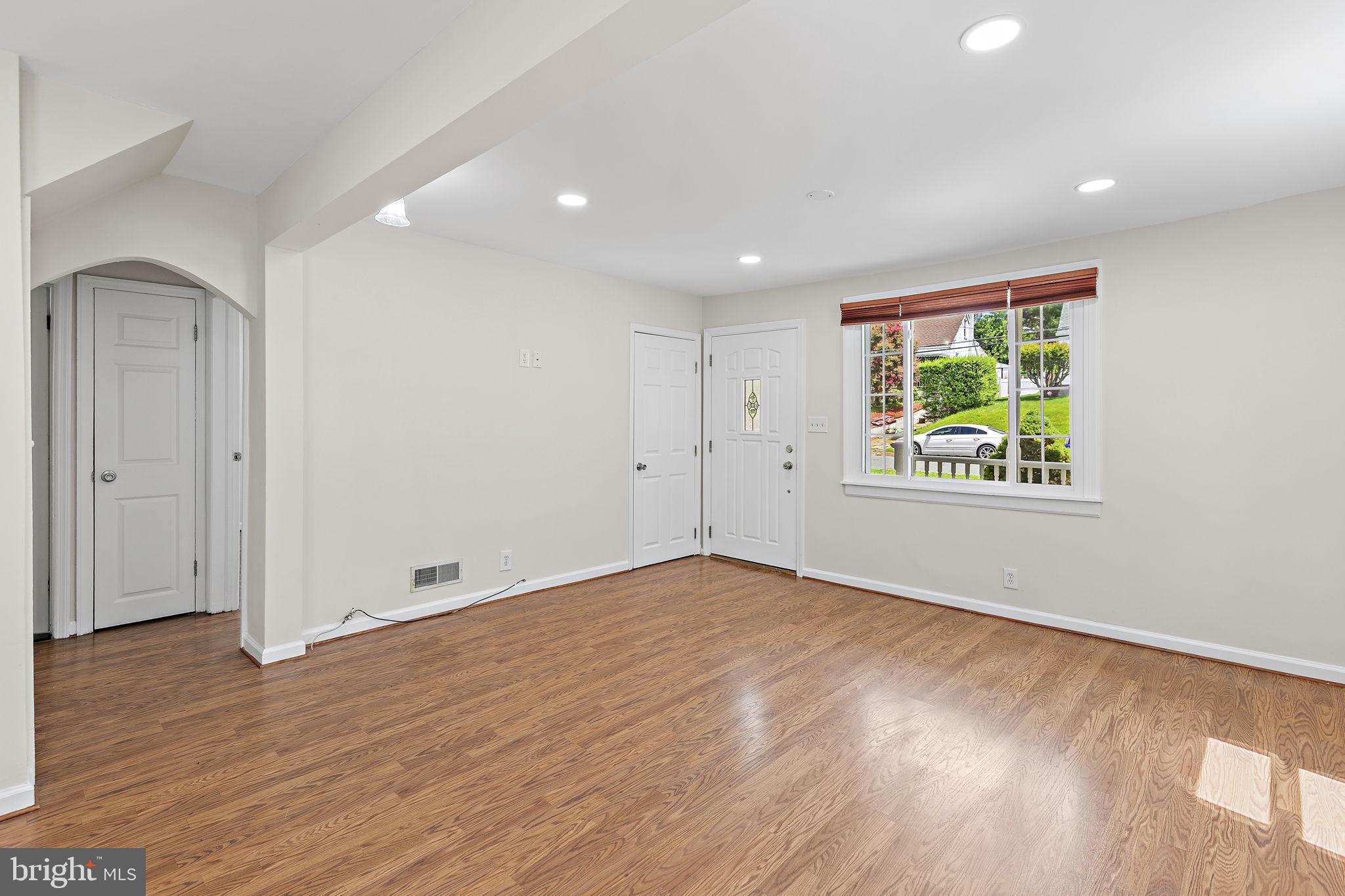 3109 HISS AVENUE