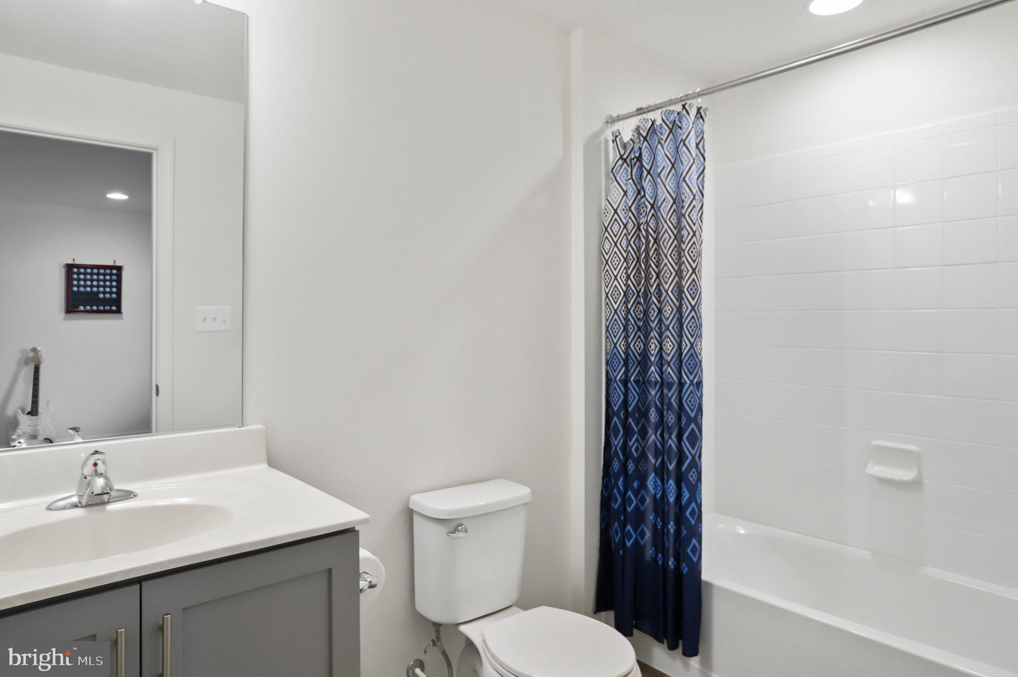 TOWNES AT TATE MANOR - Residential