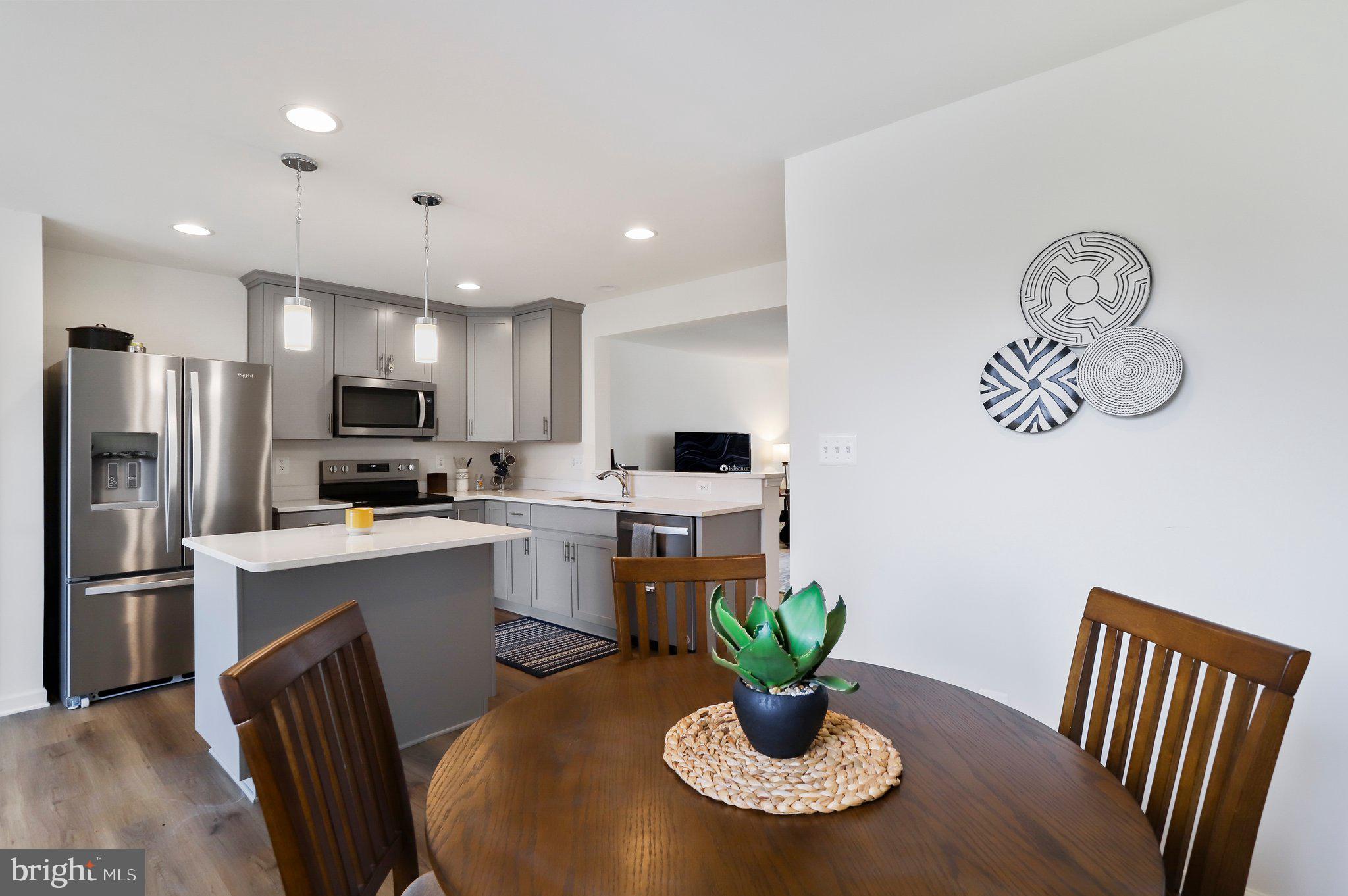 TOWNES AT TATE MANOR - Residential