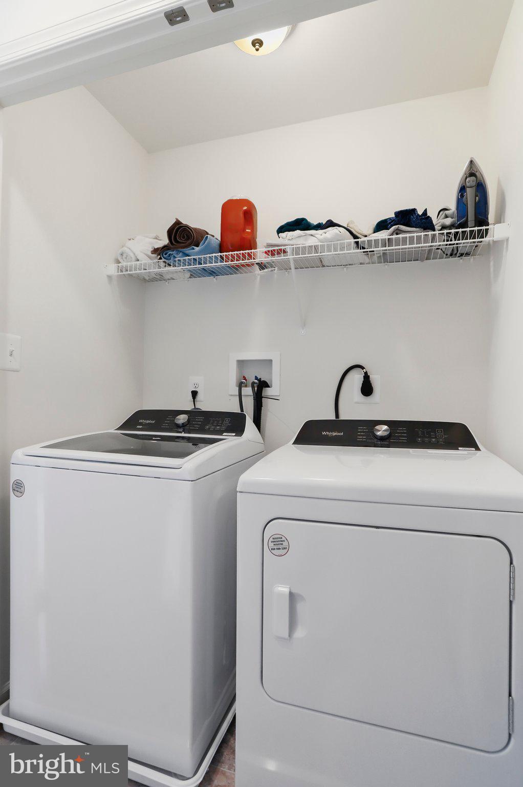 TOWNES AT TATE MANOR - Residential