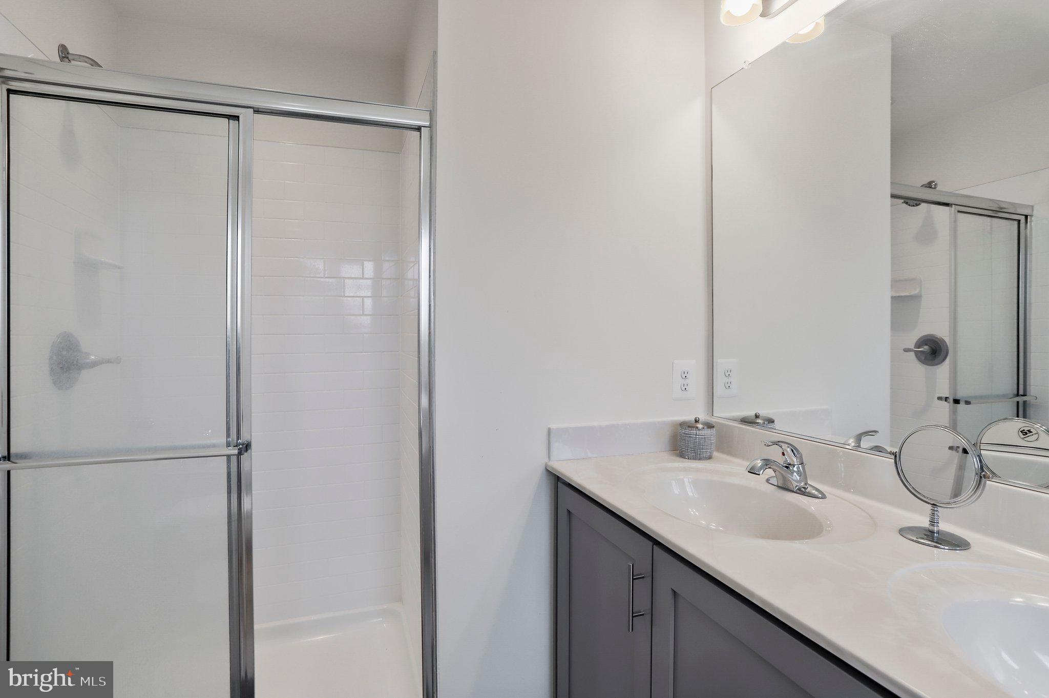 TOWNES AT TATE MANOR - Residential