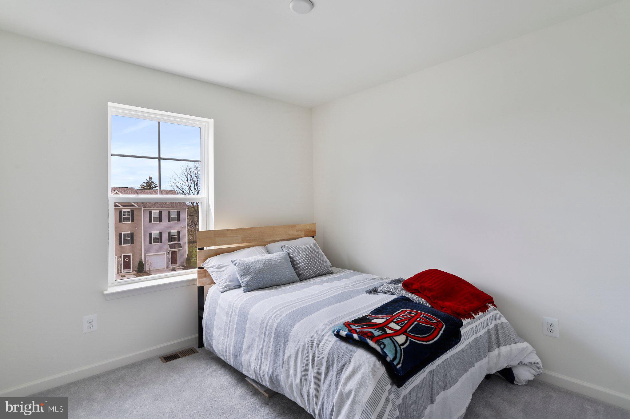 TOWNES AT TATE MANOR - Residential