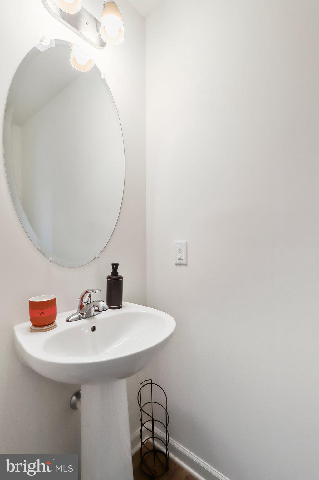 TOWNES AT TATE MANOR - Residential