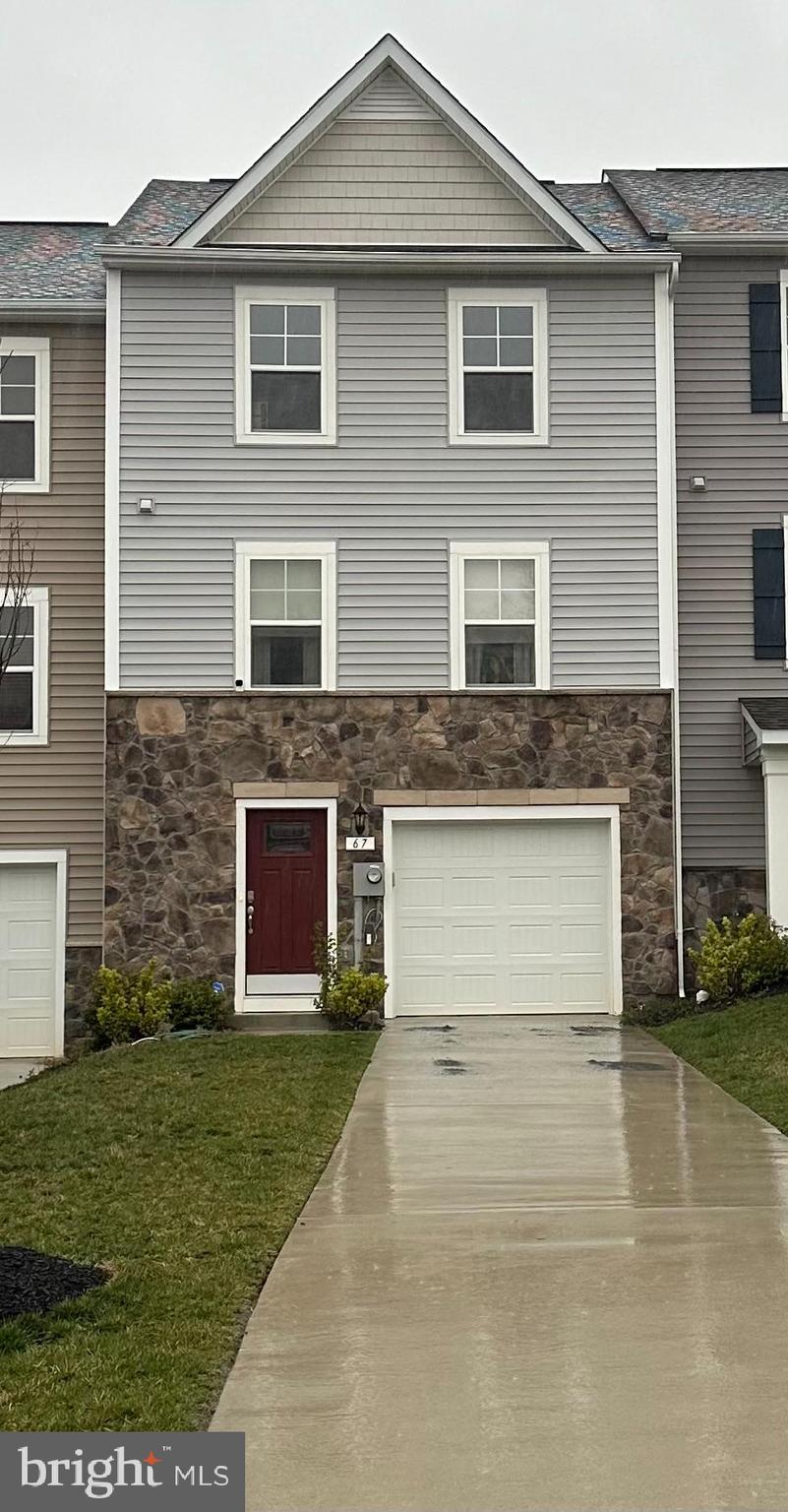 TOWNES AT TATE MANOR - Residential