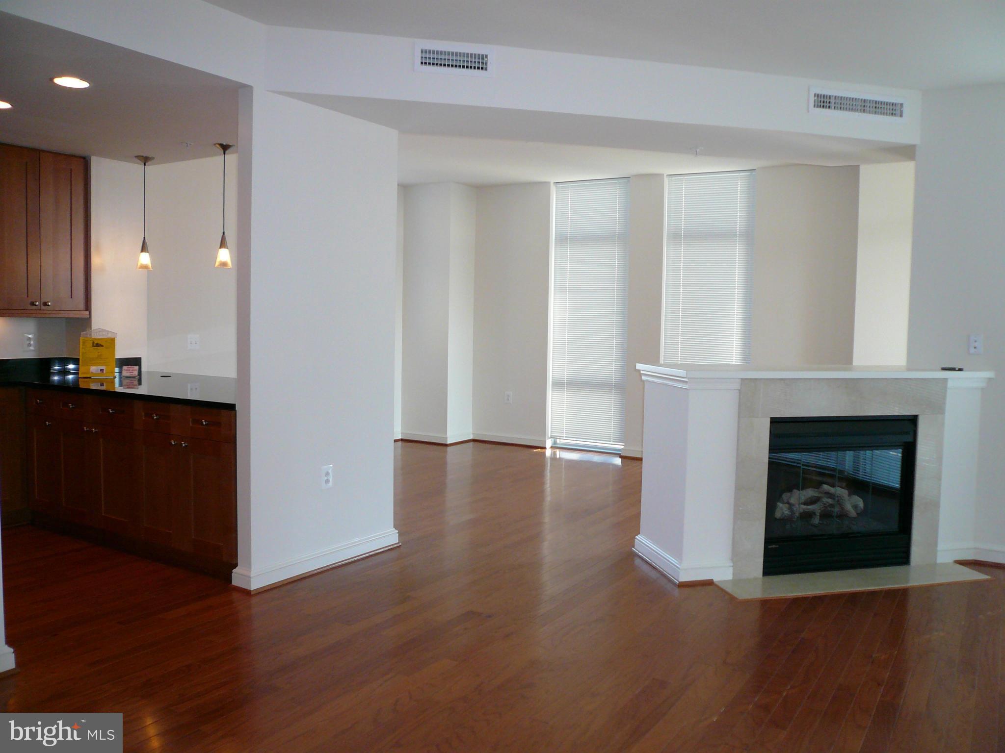 MIDTOWN AT RESTON TOWN CENTER - Residential Lease