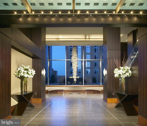 MIDTOWN AT RESTON TOWN CENTER - Residential Lease