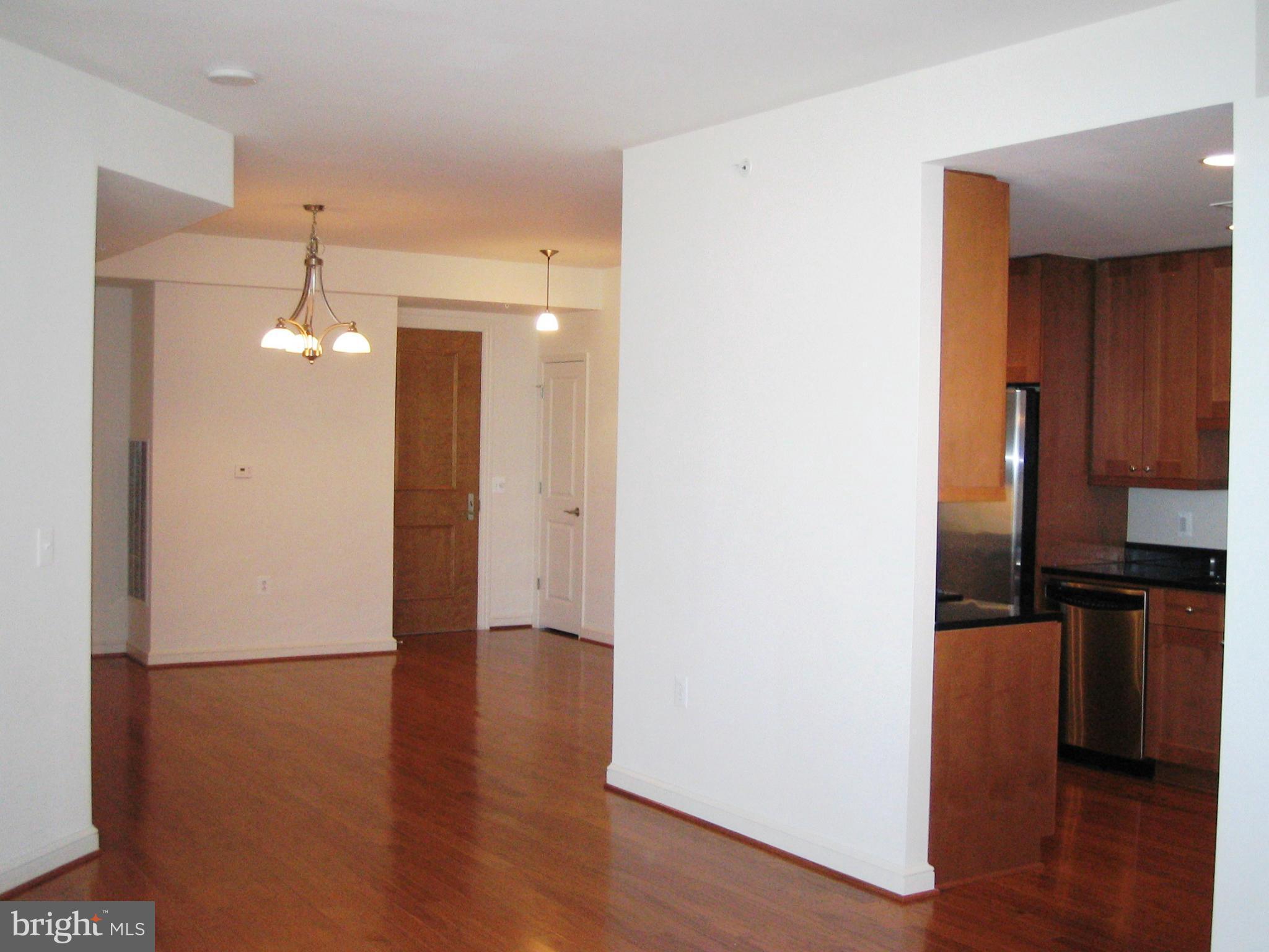 MIDTOWN AT RESTON TOWN CENTER - Residential Lease