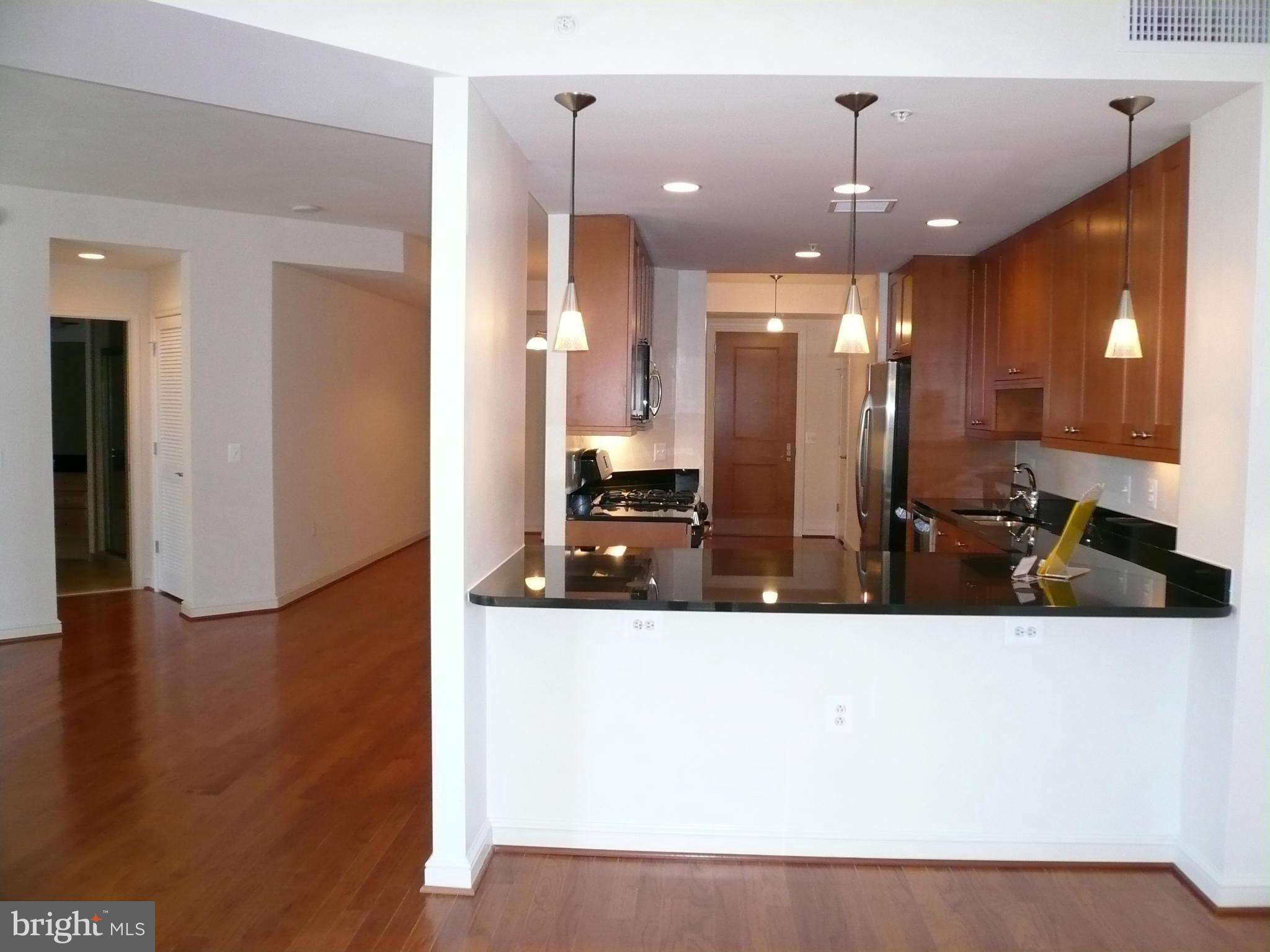 MIDTOWN AT RESTON TOWN CENTER - Residential Lease