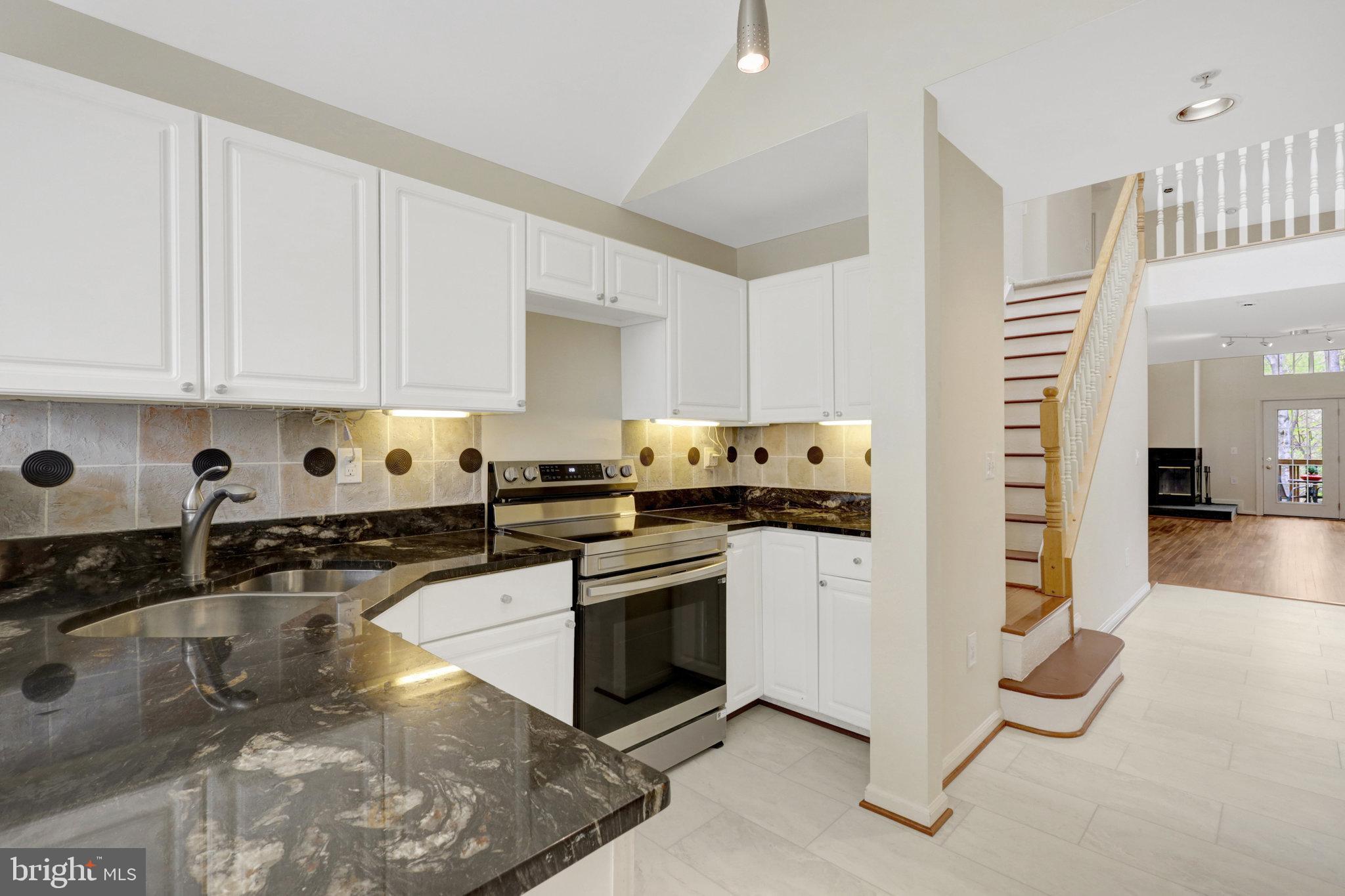 BARRINGTON POINTE CONDOS - Residential