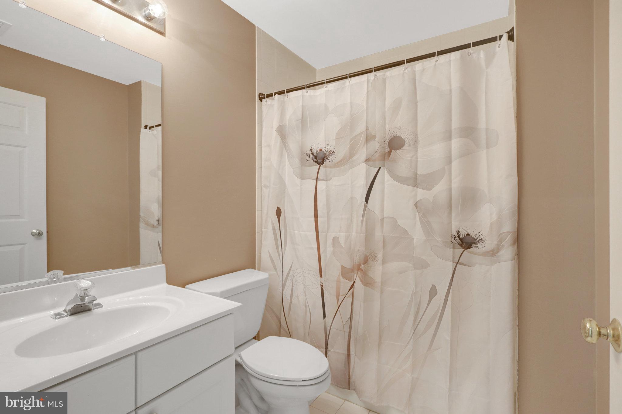 BARRINGTON POINTE CONDOS - Residential