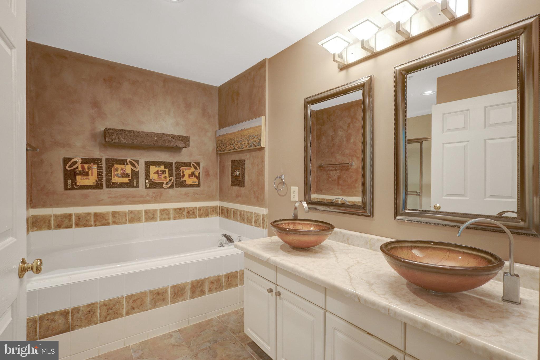 BARRINGTON POINTE CONDOS - Residential