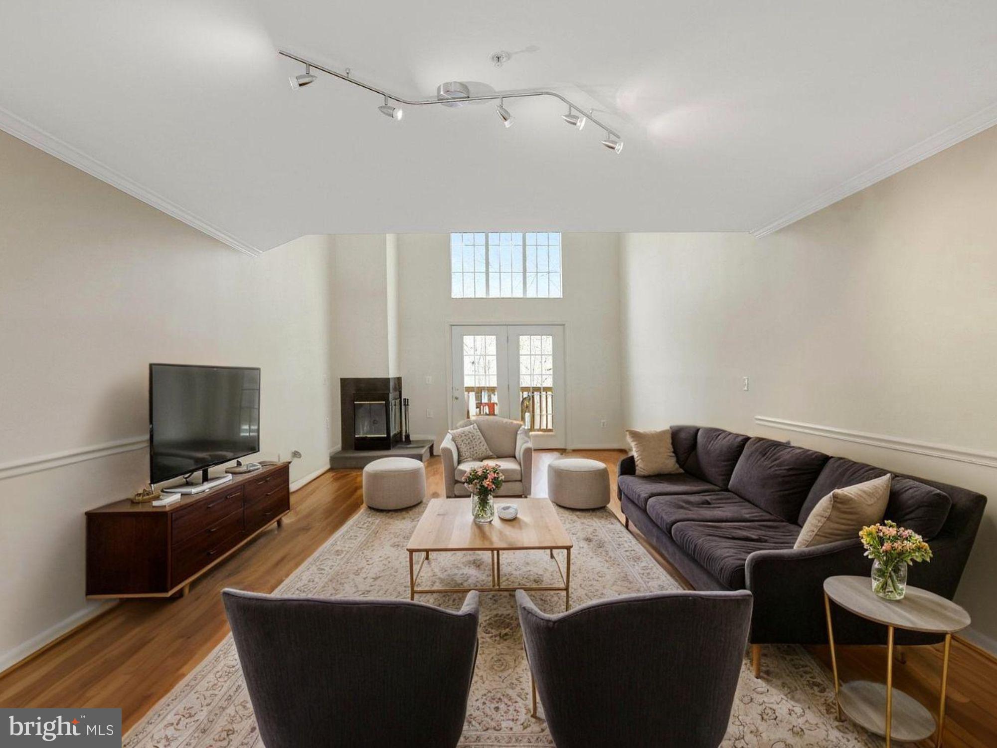 BARRINGTON POINTE CONDOS - Residential